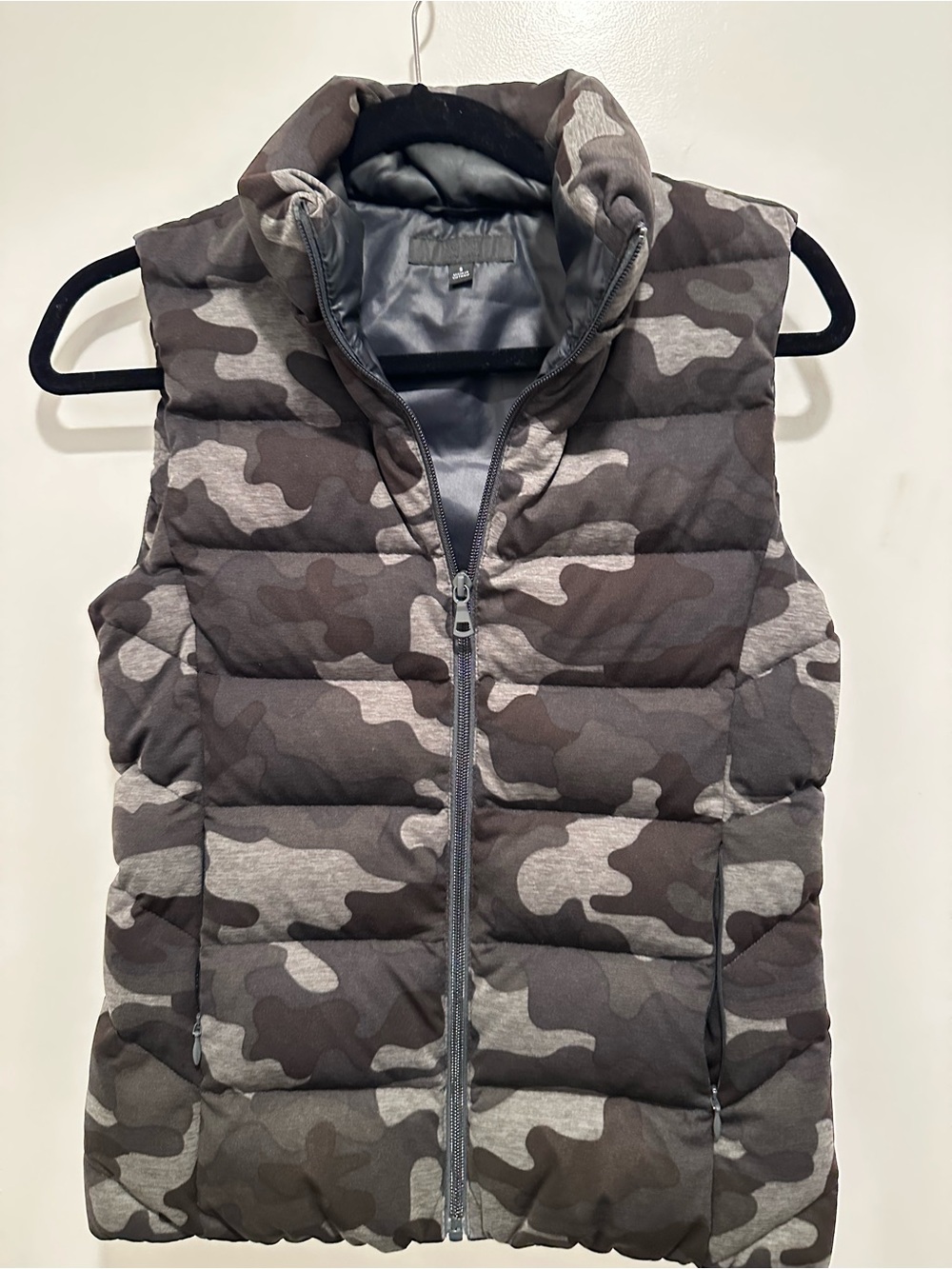 Uniqlo Black Quilted Puffer Vest